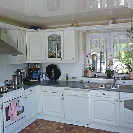 2 Bedroom Stunning Home In Chevron *